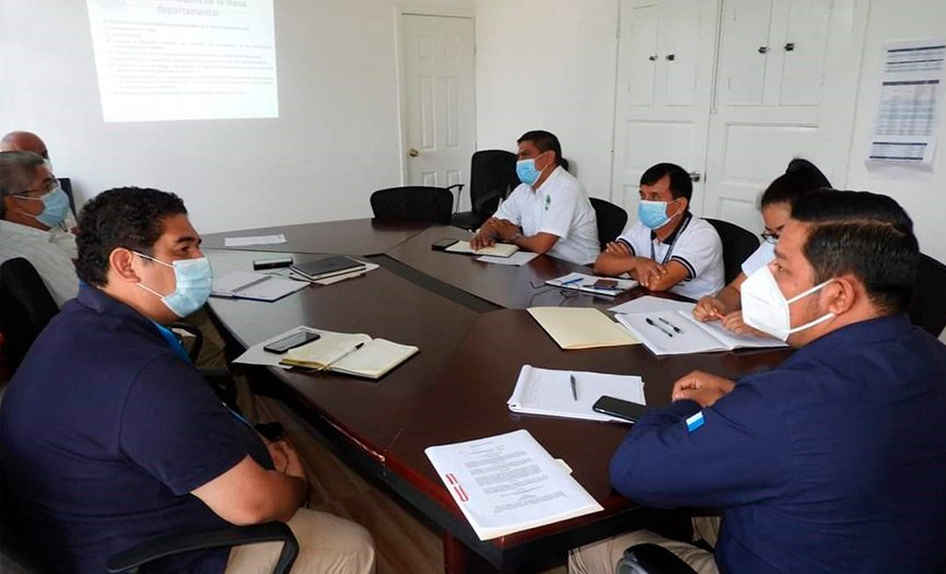 Se realiza reunión con el gobernador departamental de Petén para socializar la Mesa Técnica Departamental del Plan Nacional de Embarazos