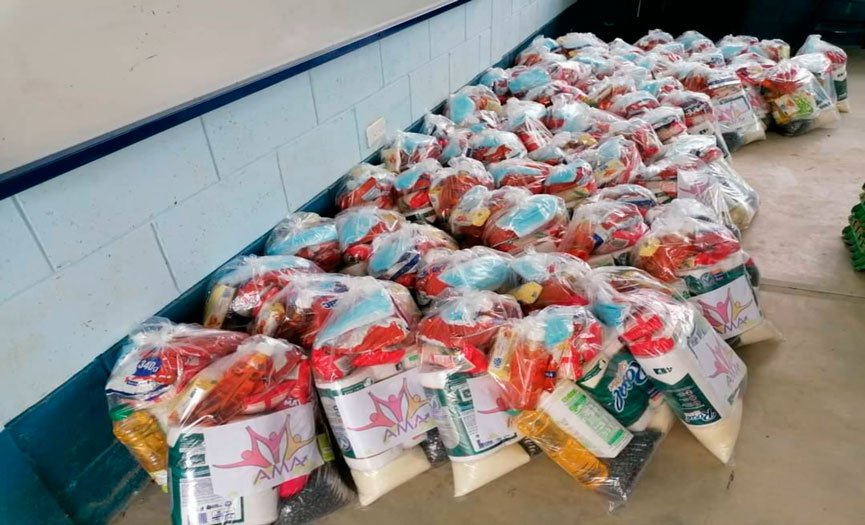 La asociación AMA entrega  bolsas de alimentos y kits de higiene a mujeres en cuarentena obligatoria por COVID-19