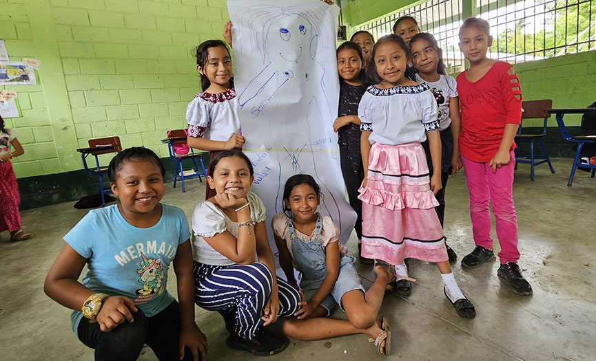 Transformando vidas a través del programa “Juega por tu educación”